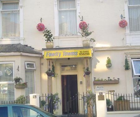 Hotel Fawlty Towers Great Yarmouth Exteriér fotografie